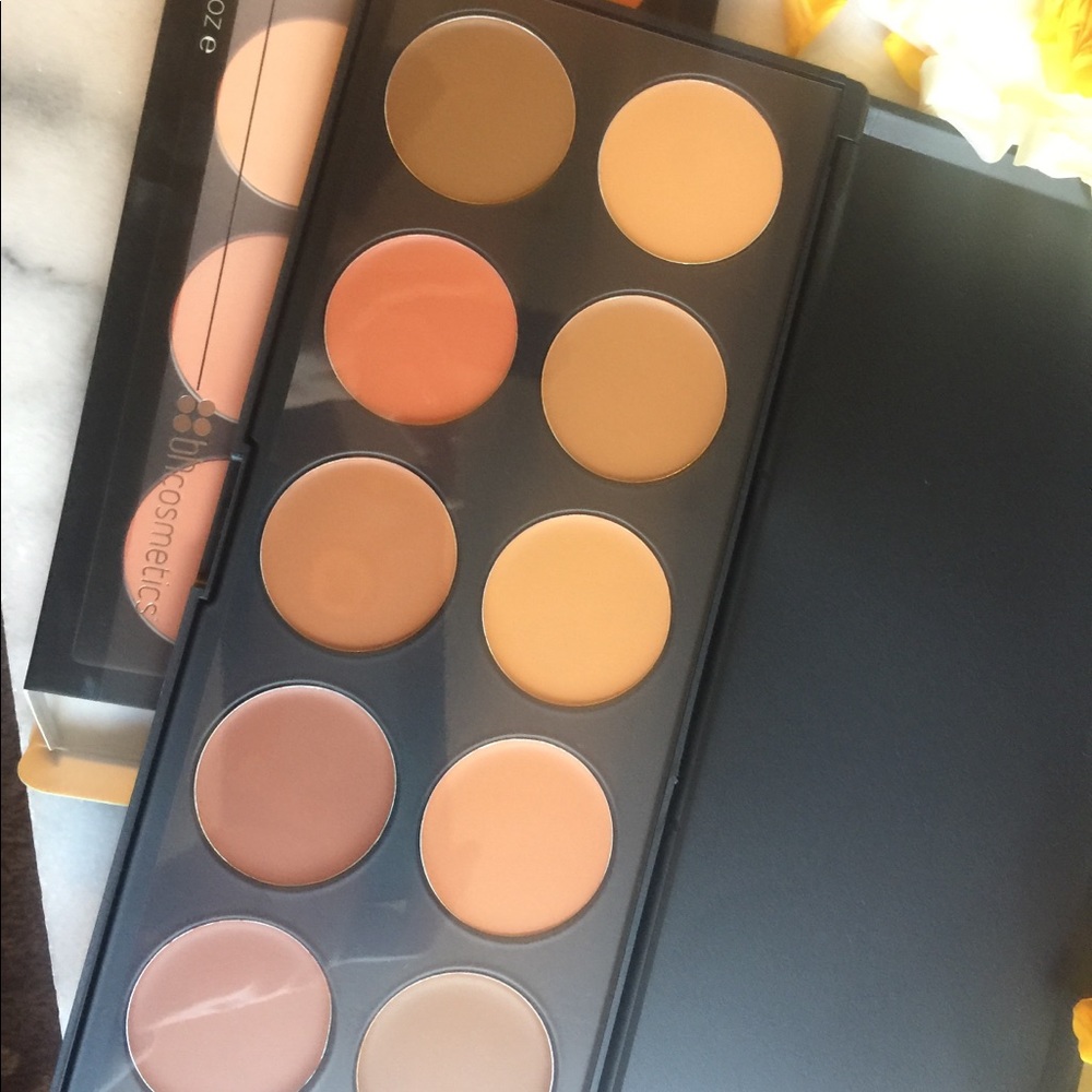 Pro foundation and concealer palette 🔥🔥💥💥